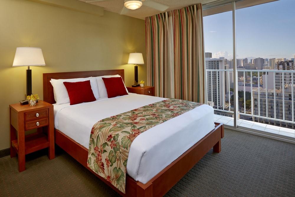 Pacific Monarch Hotel photo 9