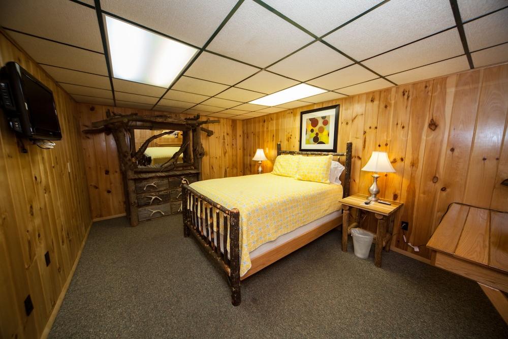 Log Cabin Lodge & Suites photo 50