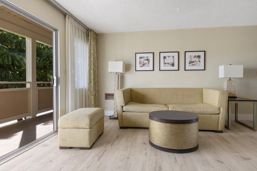 Plantation Hale Suites photo 23