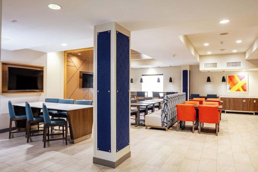 Holiday Inn Express & Suites El Paso West by IHG photo 49
