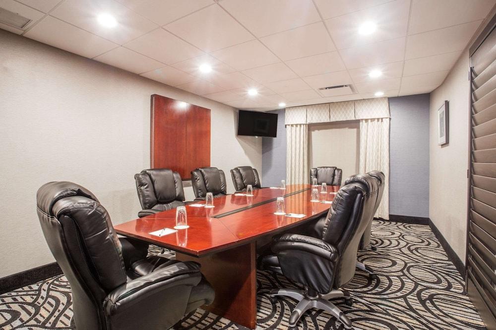 Wingate by Wyndham Convention Ctr Closest Universal Orlando photo 32