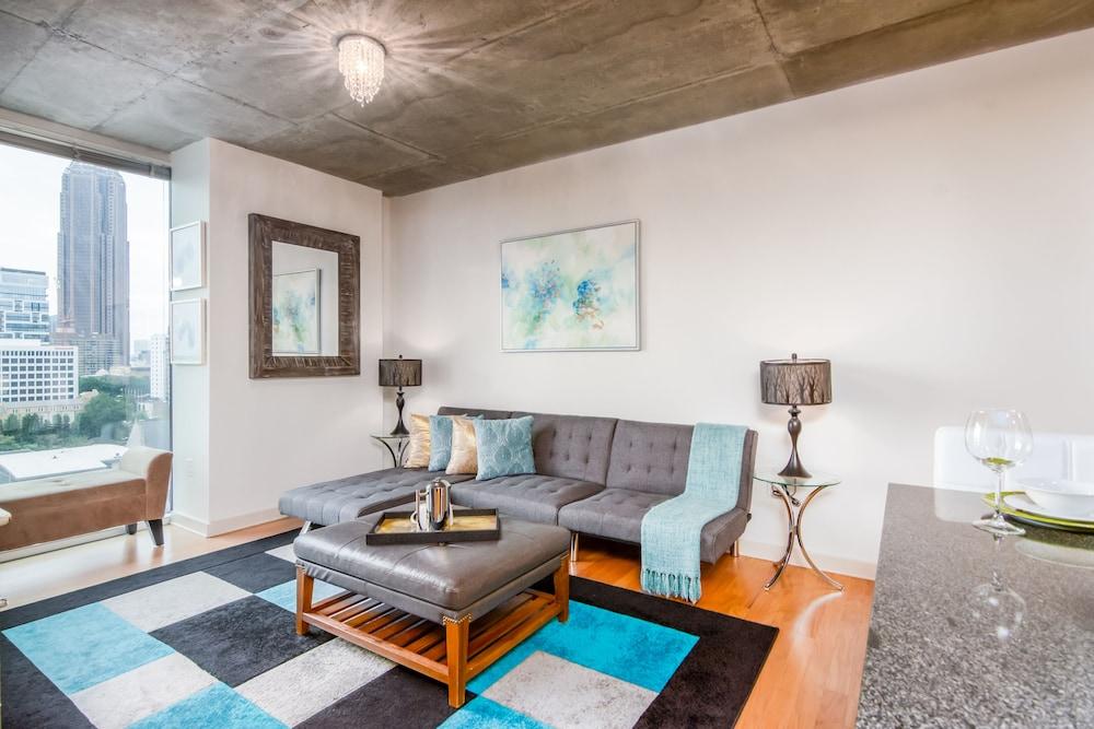 CHIC COLLECTION by NOHOTEL on 6th Street photo 33