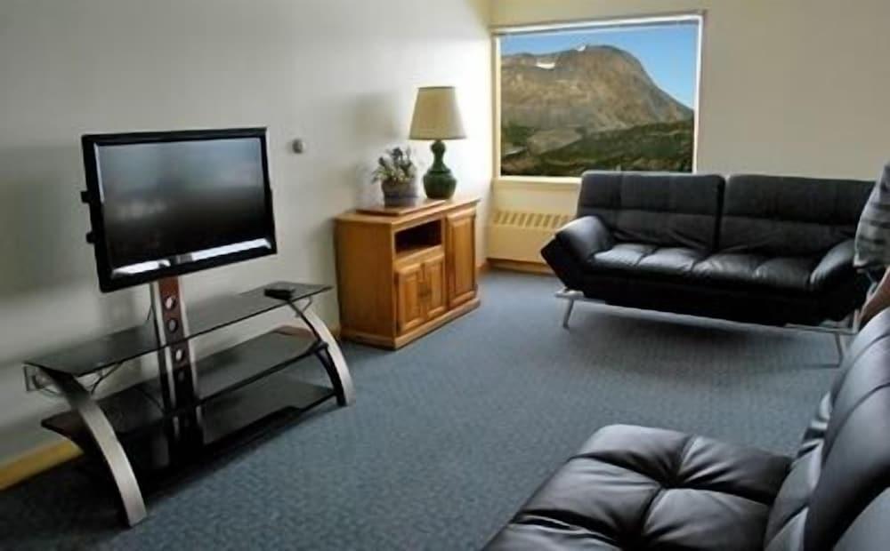 Glacier View Condo Suites photo 29