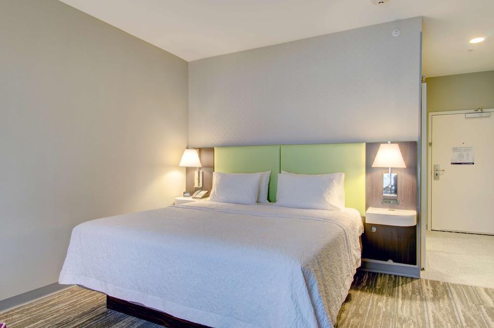 Hampton Inn & Suites Boston/Stoughton photo 11