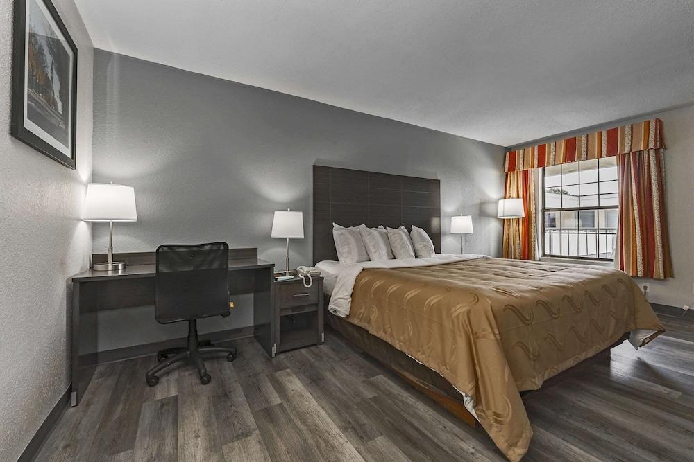 Quality Inn photo 17