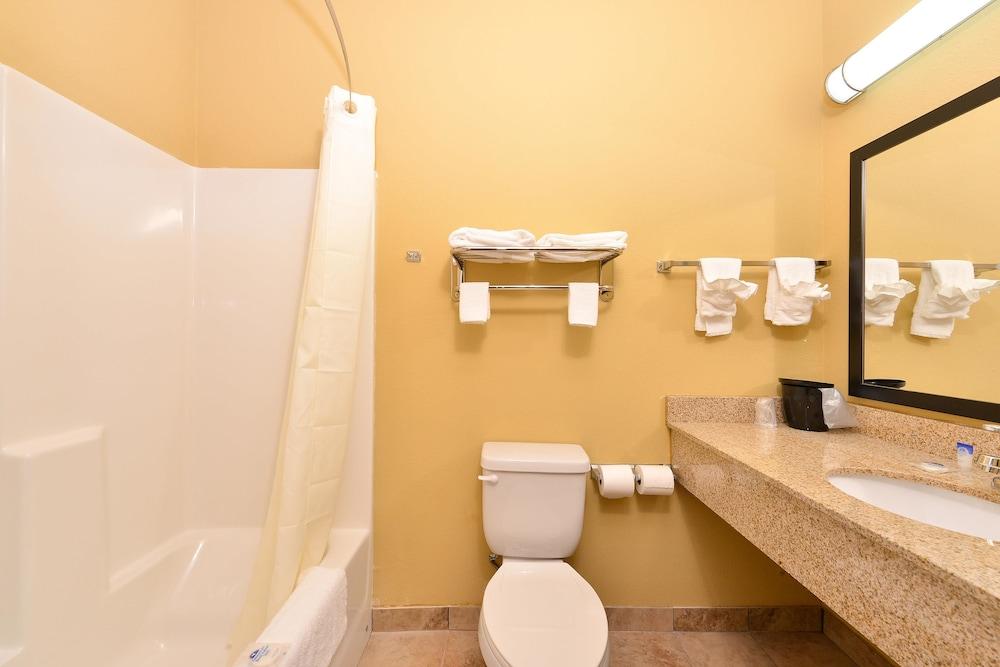 Americas Best Value Inn Tupelo photo 11