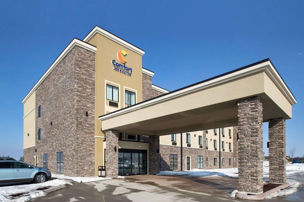 Comfort Inn & Suites Cedar Rapids CID Eastern Iowa Airport photo 1