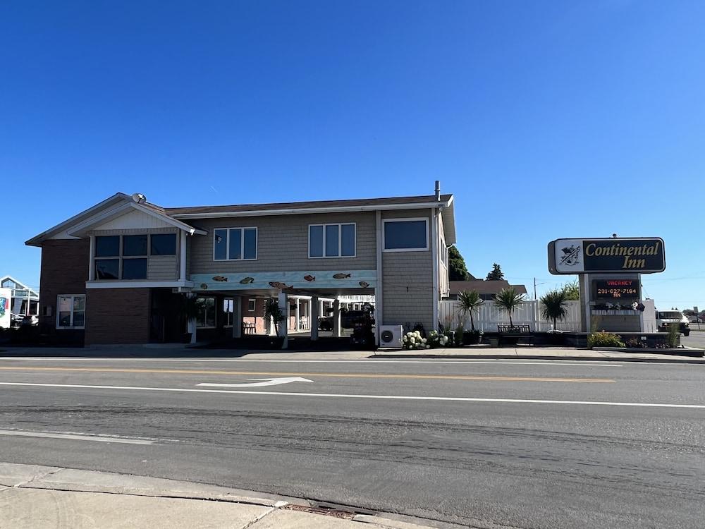 Continental Inn — hotel in Cheboygan