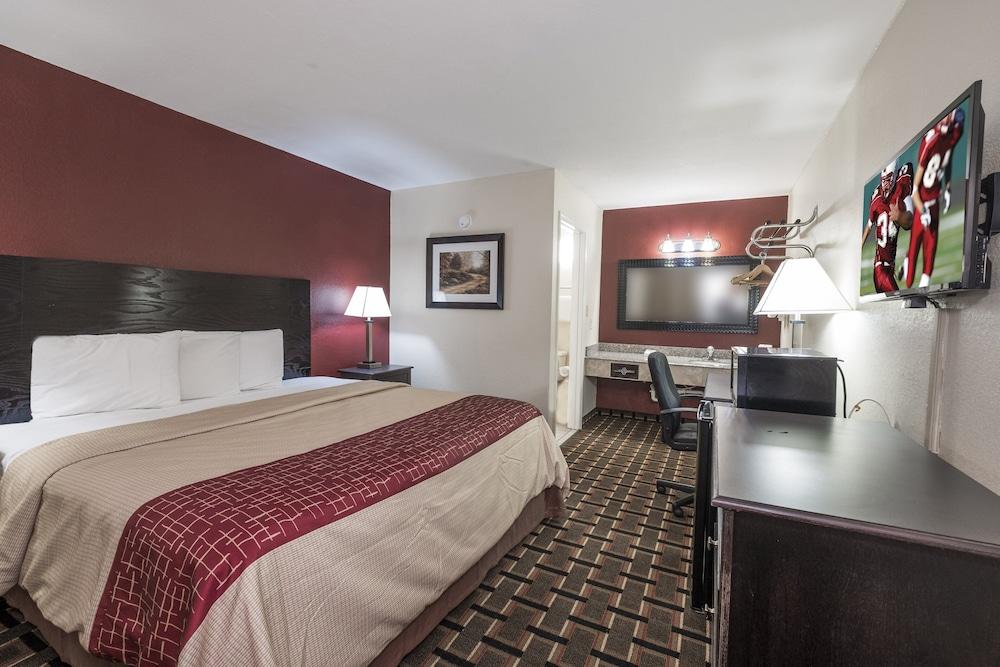 Red Roof Inn Mobile - Midtown photo 16