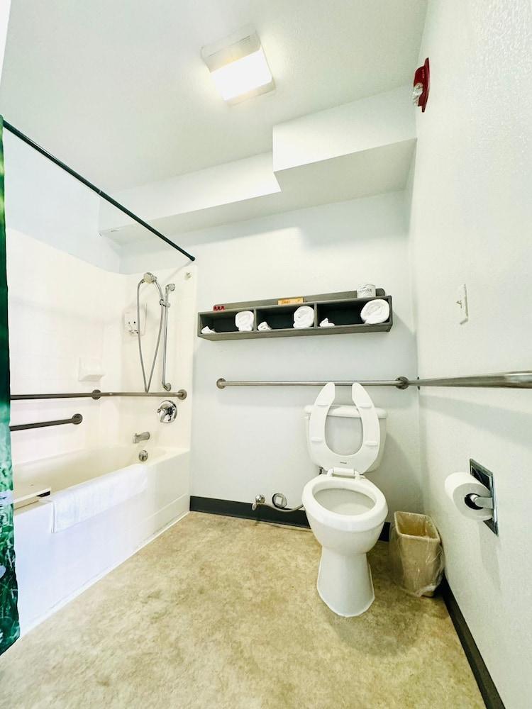 Americas Best Value Inn Salmon photo 8