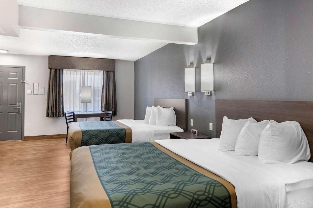 Econo Lodge Inn & Suites Socorro photo 25