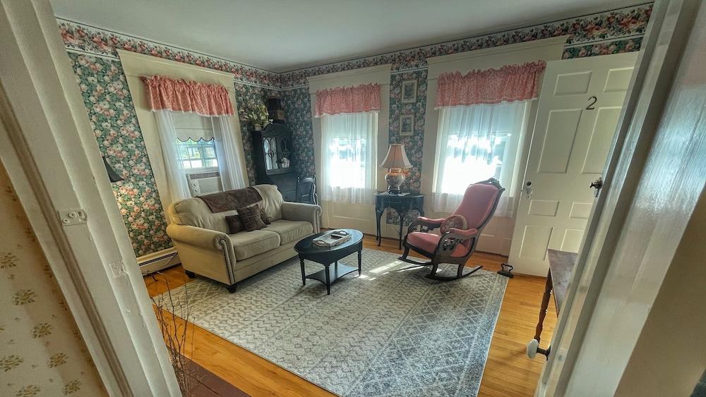Open Hearth Inn photo 19