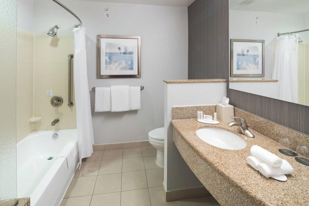 Courtyard by Marriott West Orange photo 18