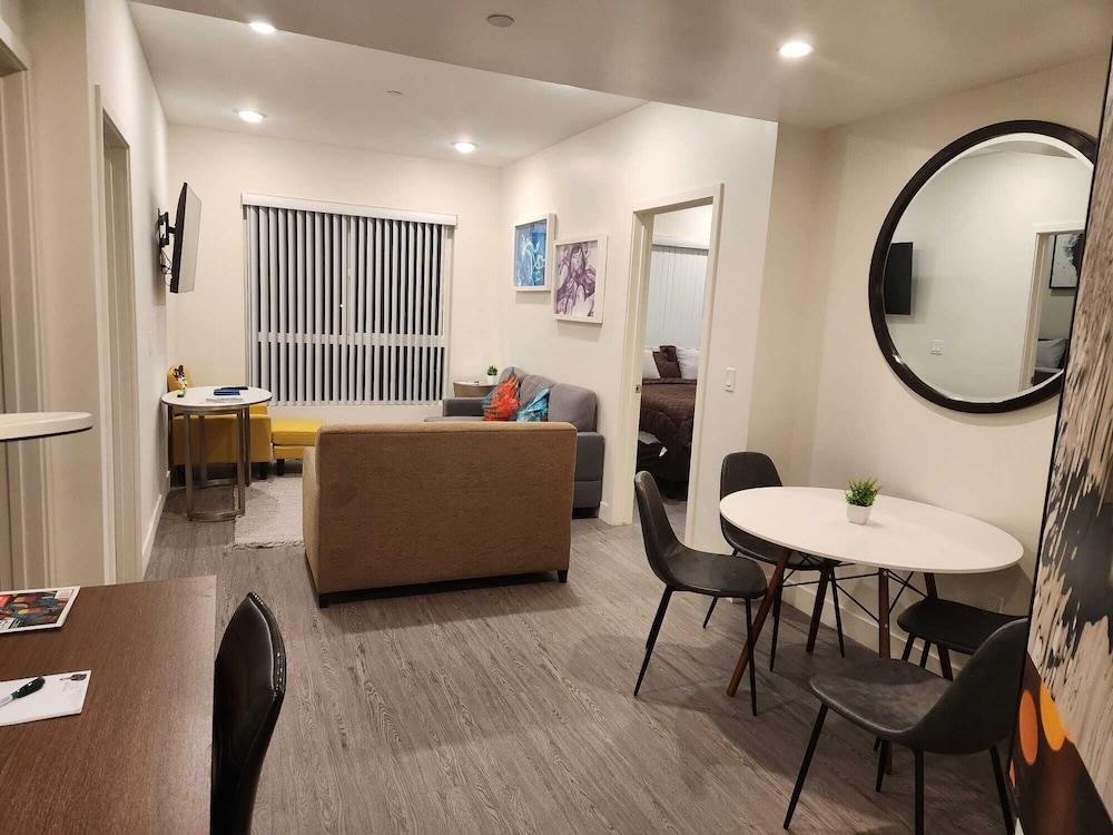 Urban Chic Apart-Hotels in Central LA photo 16
