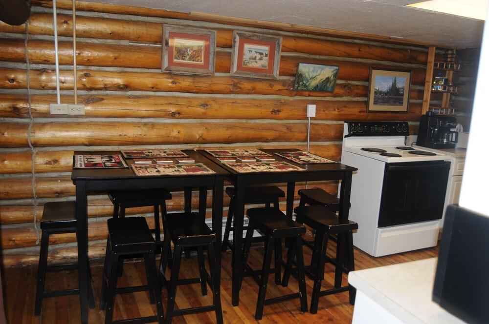 Yellowstone Motel - Adults Only photo 11
