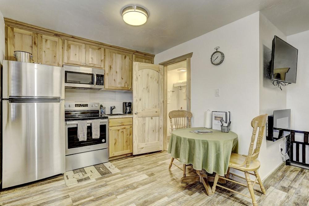 Cascade Lake Inn photo 46