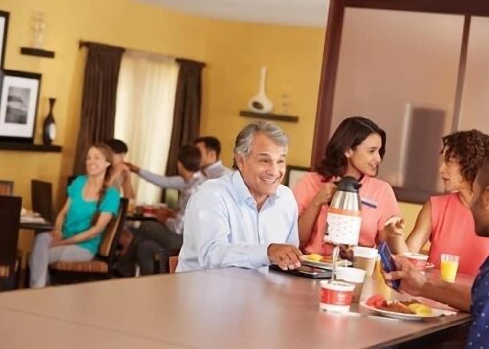 Hampton Inn & Suites Stroudsburg Pocono Mountains photo 30