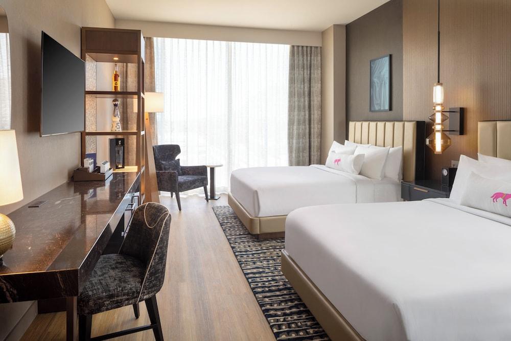 Caesars Republic Scottsdale, a Hilton Hotel photo 14