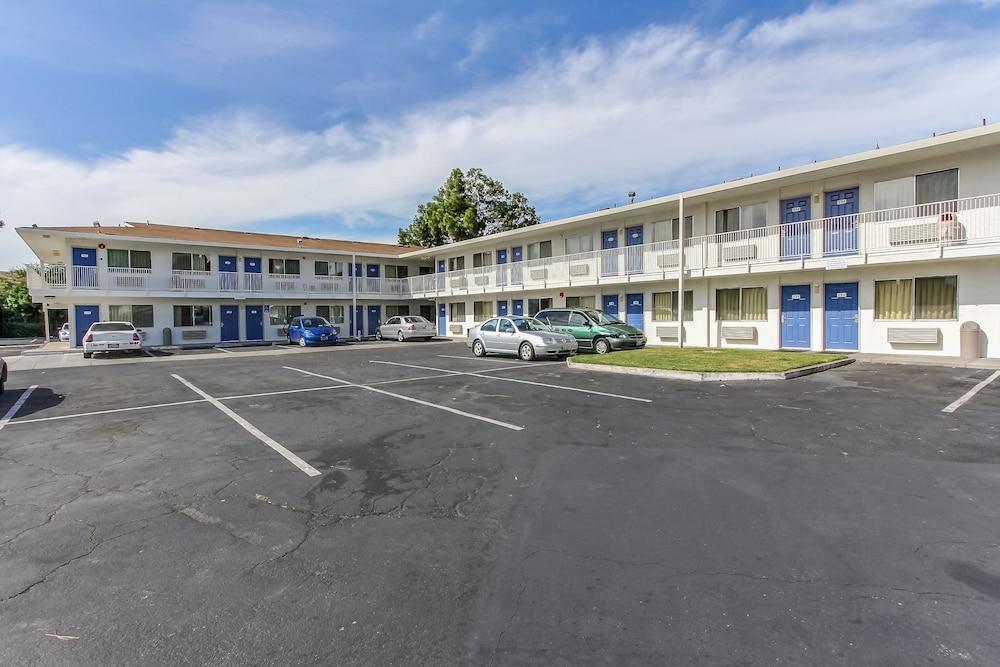 Super 8 by Wyndham Santa Clara photo 18