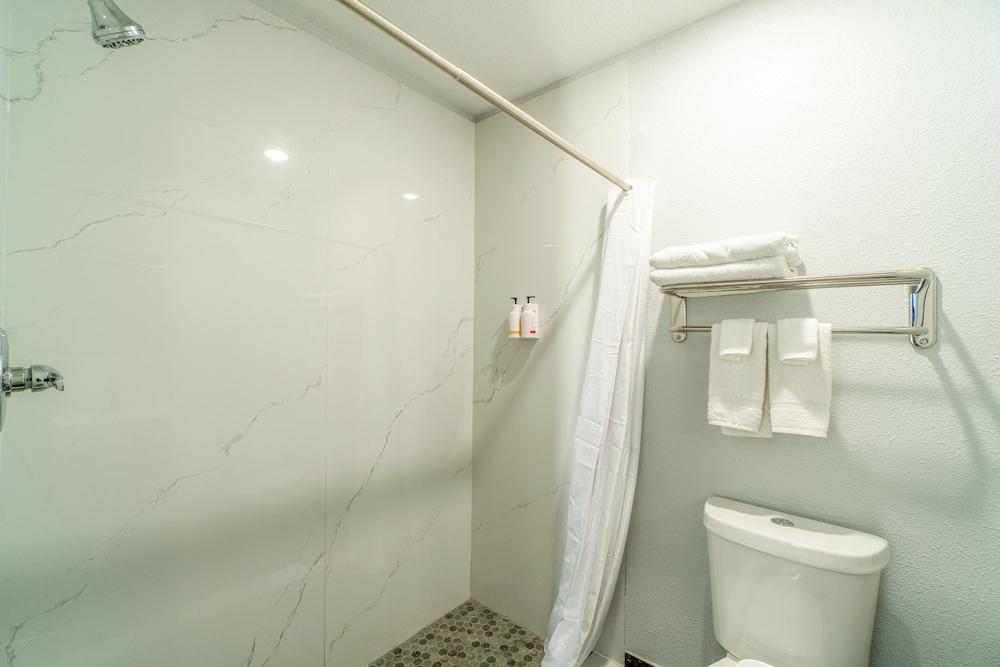 Royal Inn by OYO photo 32