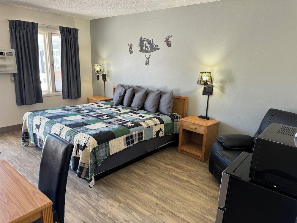 Deer Lodge Motel photo 7