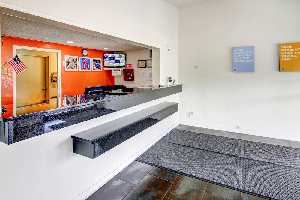 Motel 6 Union City, GA - Atlanta Airport photo 4