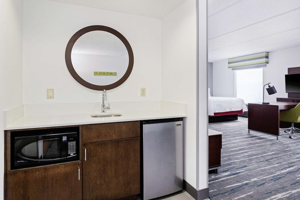 Hampton Inn & Suites Orlando Intl Dr N photo 5