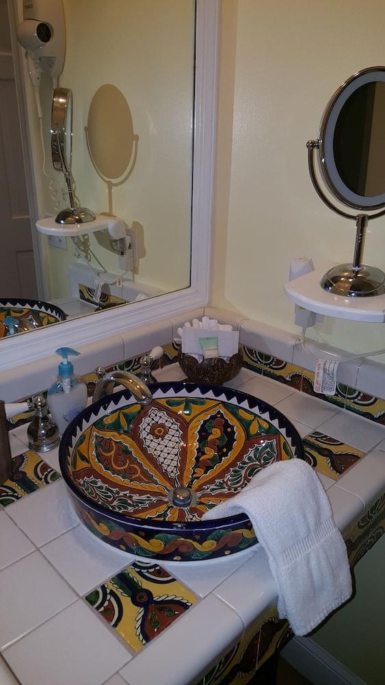 The Caribbean Court Boutique Hotel photo 85