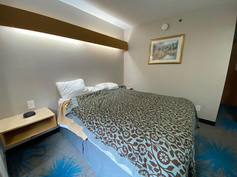 Sturbridge Hotel photo 5