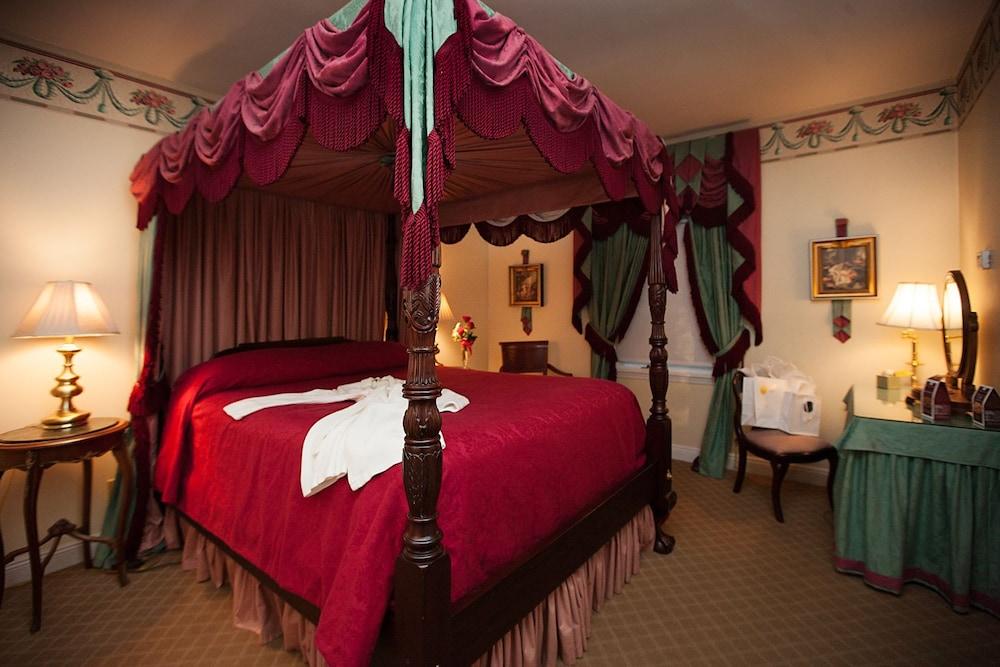 Monmouth Historic Inns and Gardens photo 7