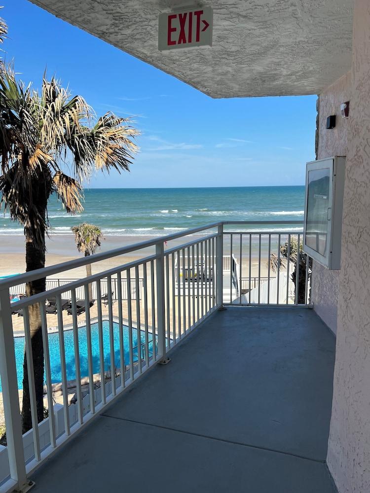 Flamingo Inn Beachfront photo 73