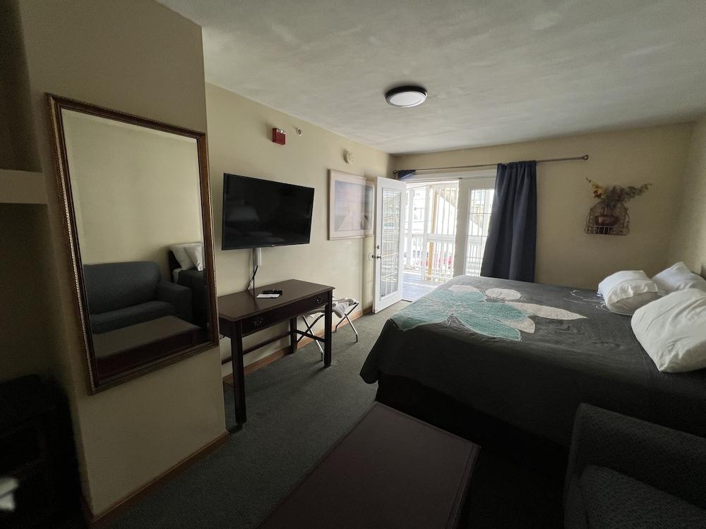 SHIPS INN Hotel photo 40