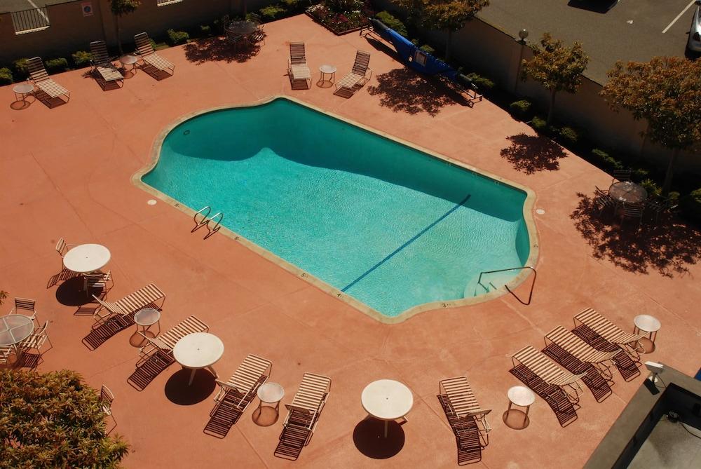 Oakland Airport Executive Hotel photo 25