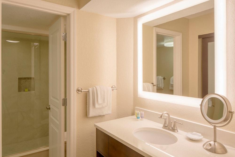 Casa Del Mar Beach Resort photo 9
