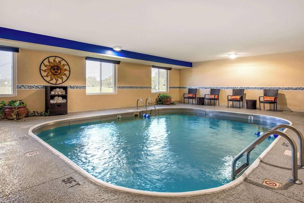 Quality Inn & Suites Brandenburg - Fort Knox photo 17