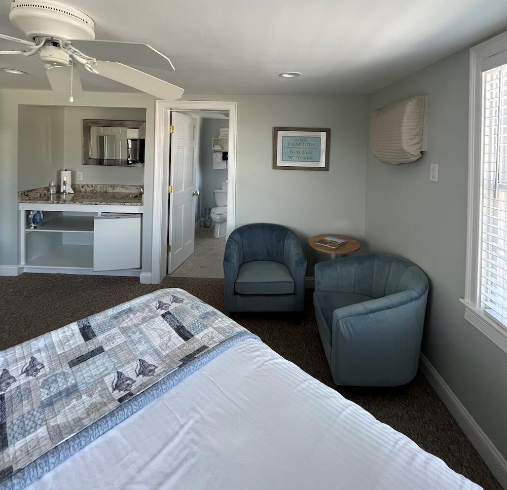 Beach Breeze Inn photo 10