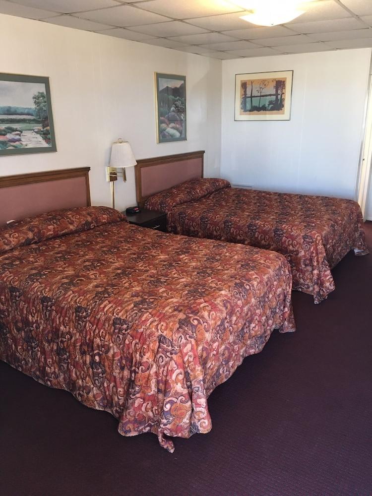 Holiday Motel photo 9