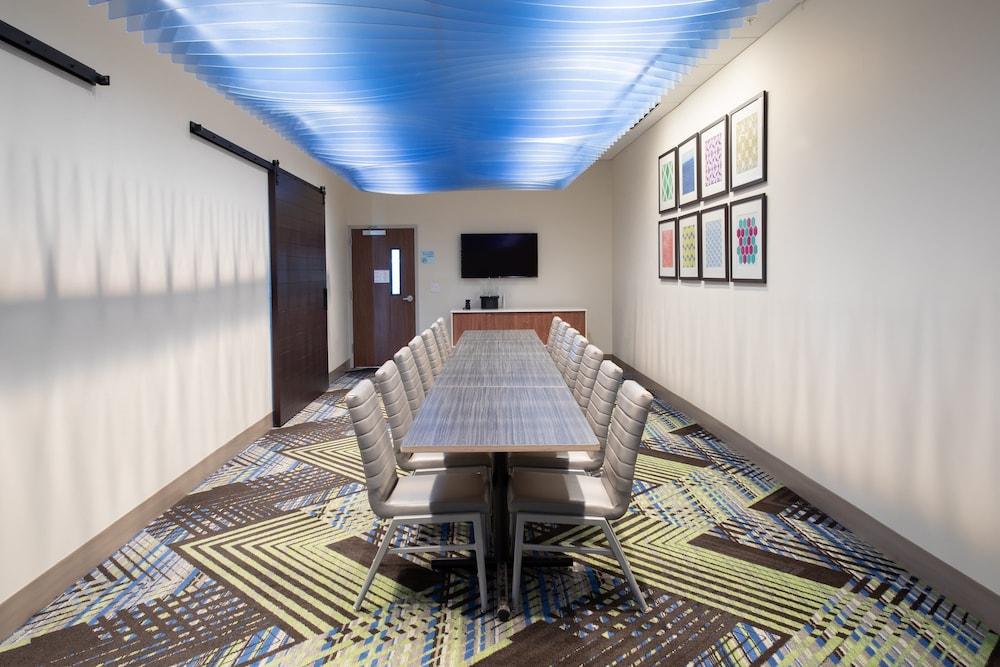 Holiday Inn Express & Suites Goodland I 70 by IHG photo 37
