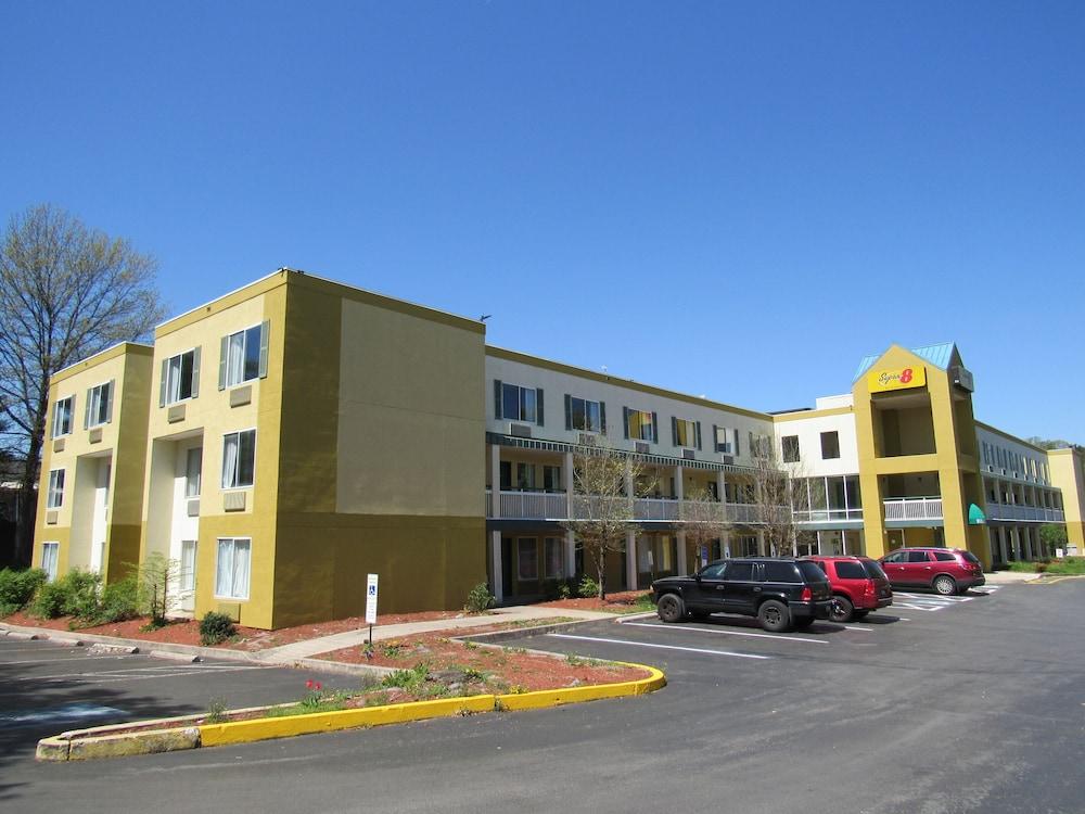Super 8 by Wyndham New Cumberland photo 68
