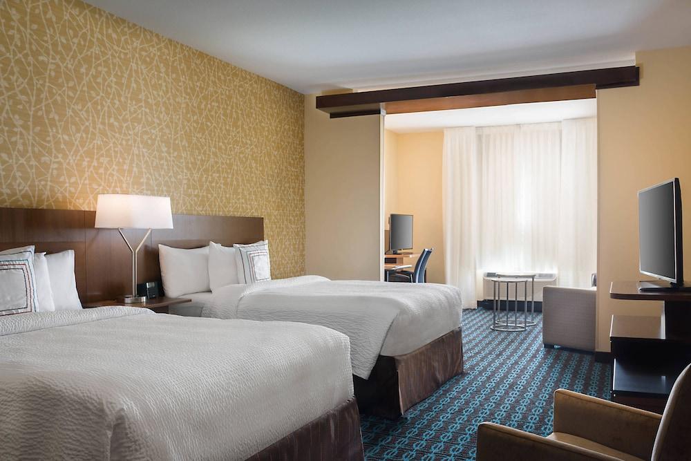 Fairfield Inn & Suites Dallas West/i-30 photo 10