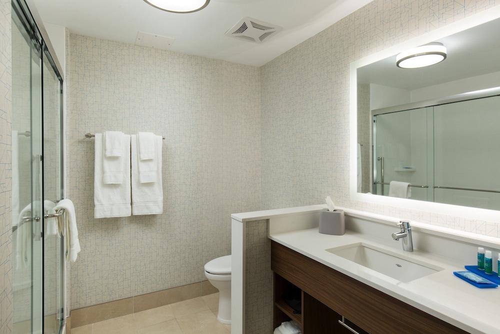 Holiday Inn Express Visalia Sequoia Gateway Area by IHG photo 9