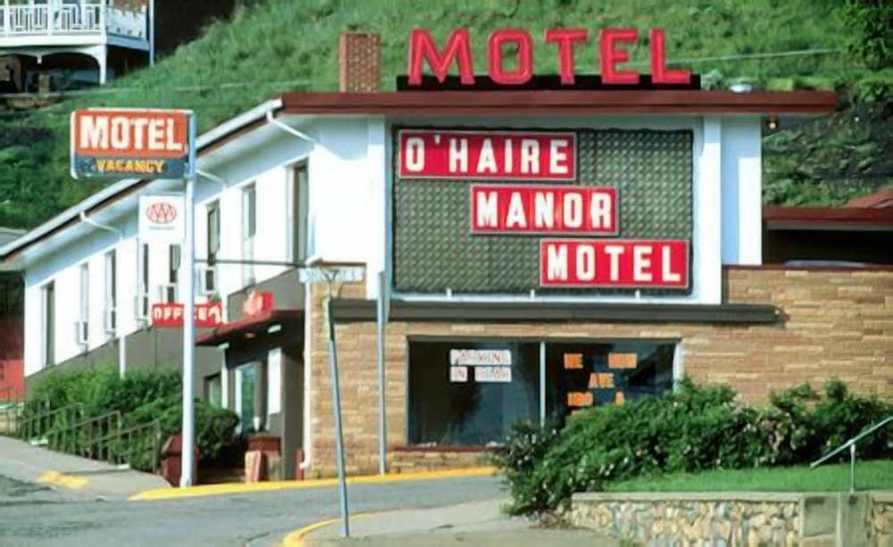 O'Haire Manor Motel and Apartments photo 1