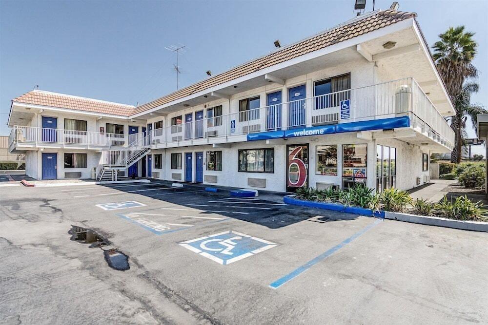 Motel 6 Modesto CA photo 1