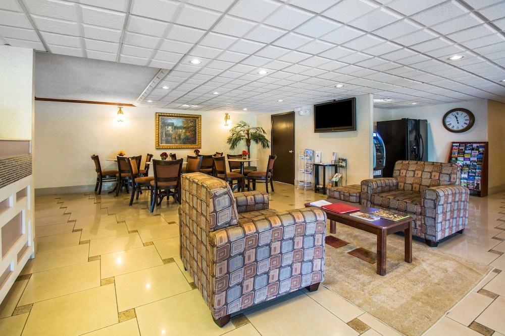 SureStay by Best Western Jacksonville Airport photo 5