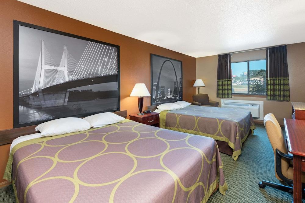 Super 8 by Wyndham Poplar Bluff Missouri photo 4