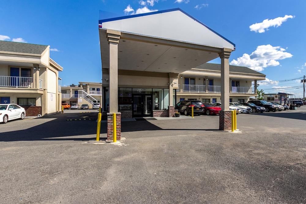 Motel 6 Elizabeth, NJ - Newark Liberty Intl Airport photo 4