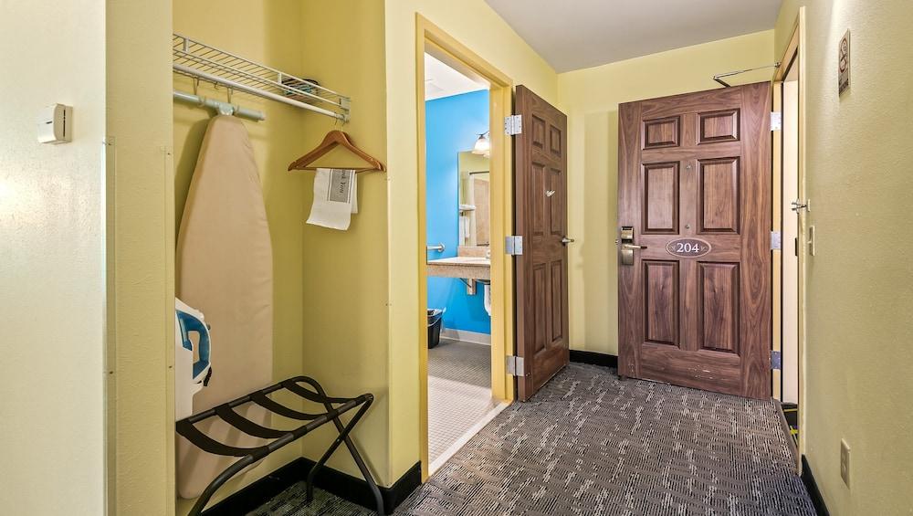 Wildwood Inn photo 32