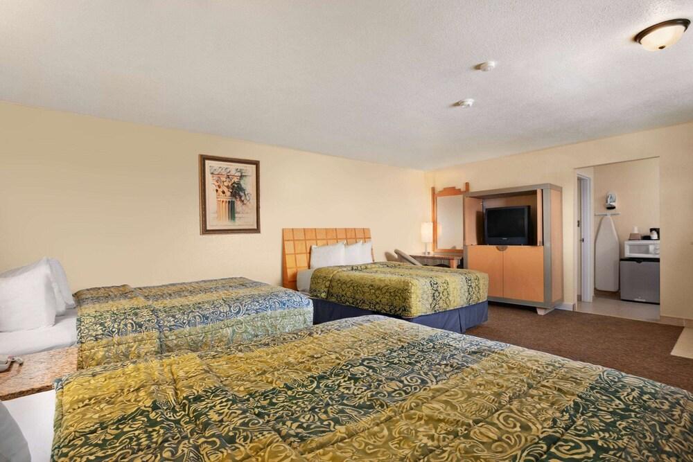Travelodge by Wyndham Clovis photo 26
