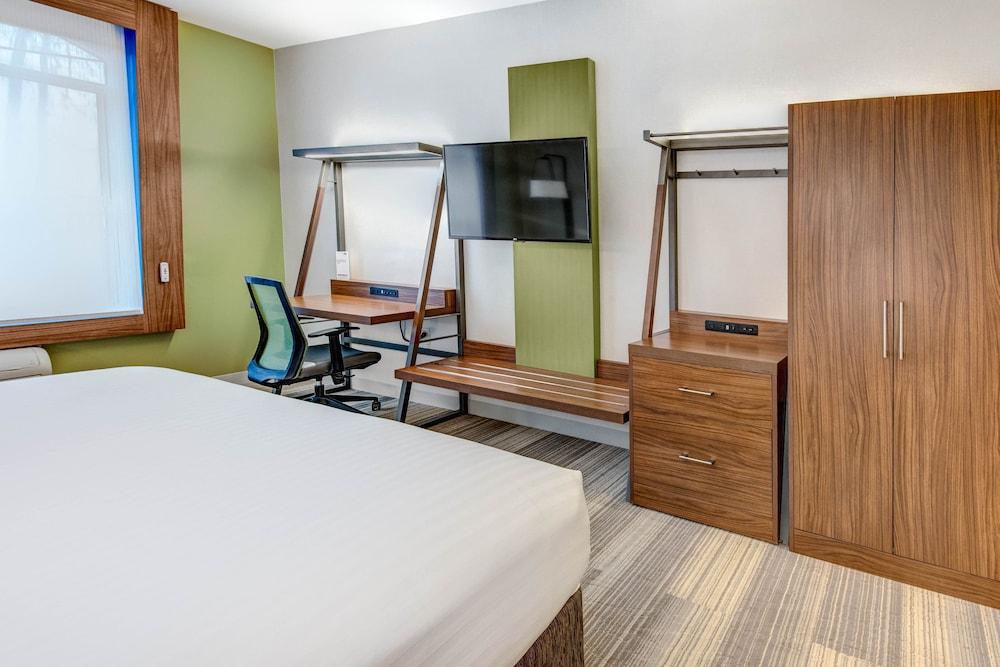 Holiday Inn Express Woodbridge by IHG photo 49
