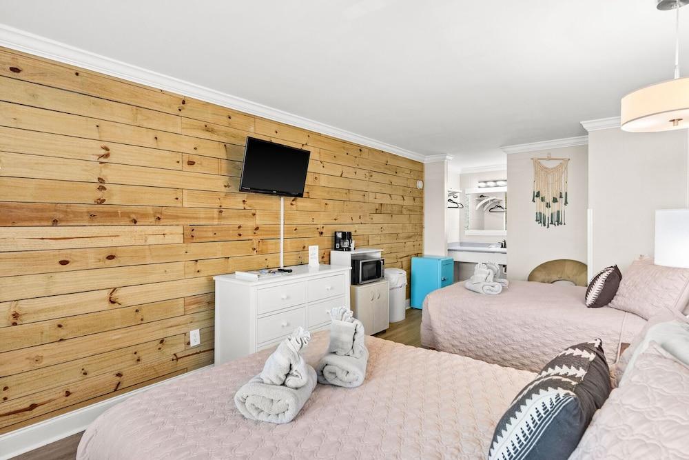 Dry Dock Inn photo 16